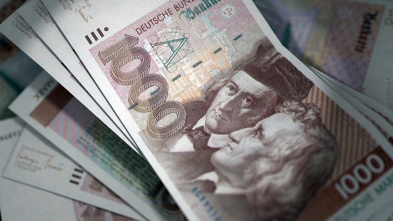 世帯年収1000万で貯金を年間いくらすれば良いのか？