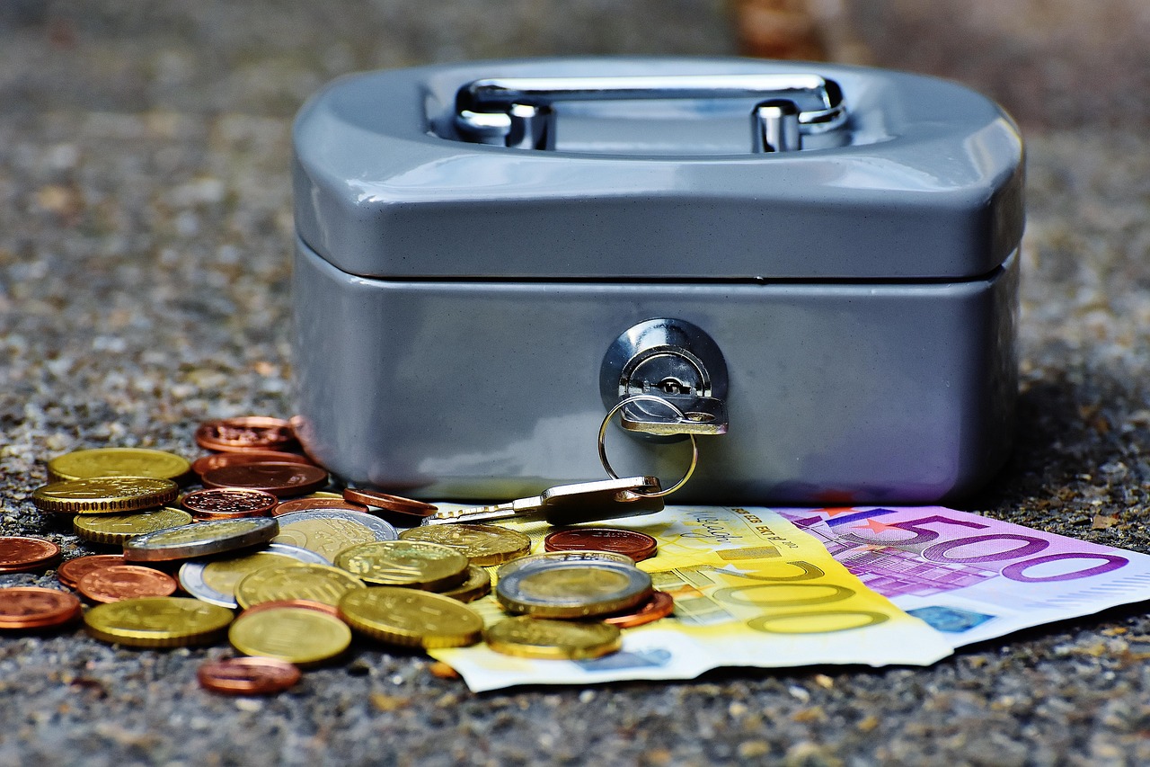 年収1000万の貯金はいくらが目安なのか？